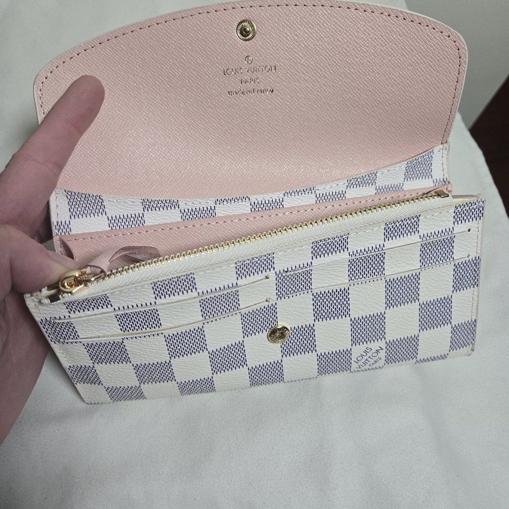 Louis Vuitton Emilie Wallet in Damier Azur canvas with a Rose Ballerine interior - Picture 3 of 5